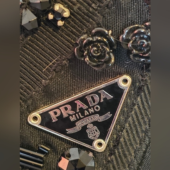 Prada Very Rare Heart Embellished Zippy Wallet.Limited Edition.EUC.W/COA - Picture 5 of 14